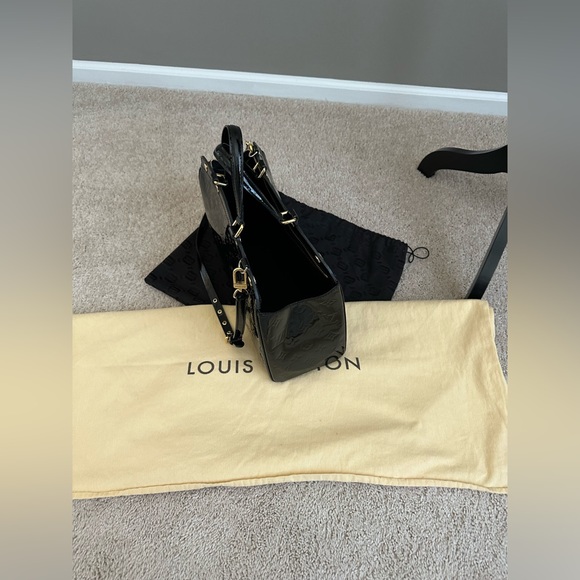 BREA MM Louis Vuitton Bag🖤 - Picture 10 of 16
